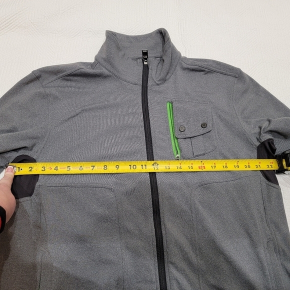 Lululemon men's grey athletic stretch jacket. - Picture 12 of 17